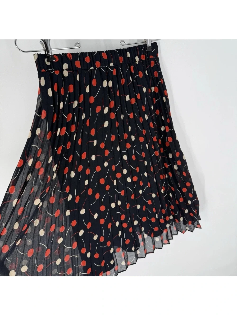 Ann Taylor Pleated Skirt Womens Size XSP Navy Cherry Novelty Print Flowy Lined